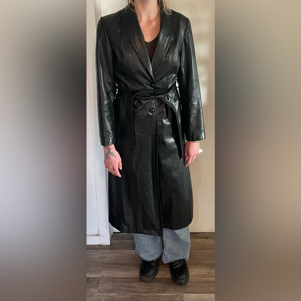 Vintage marquis of London leather trench coat!